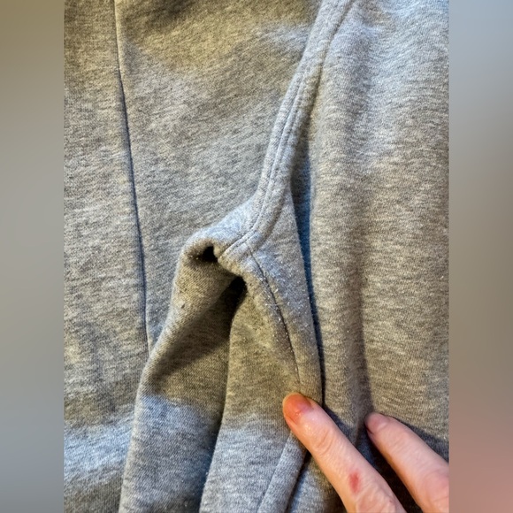 Women’s Adidas sweats, medium - Picture 2 of 8